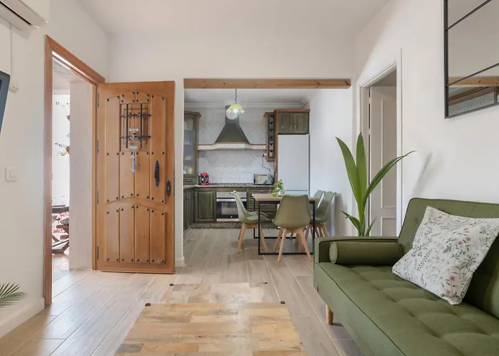 Mayo 1 * 科尼尔-德拉弗龙特拉